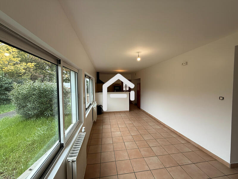 Local d'activité / Entrepôt - 110 m² - 11 pièces