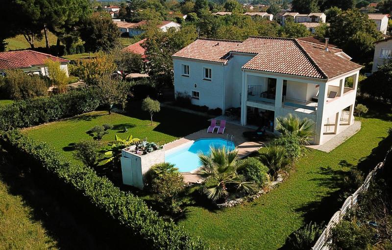 Maison - 170 m² - 6 pièces