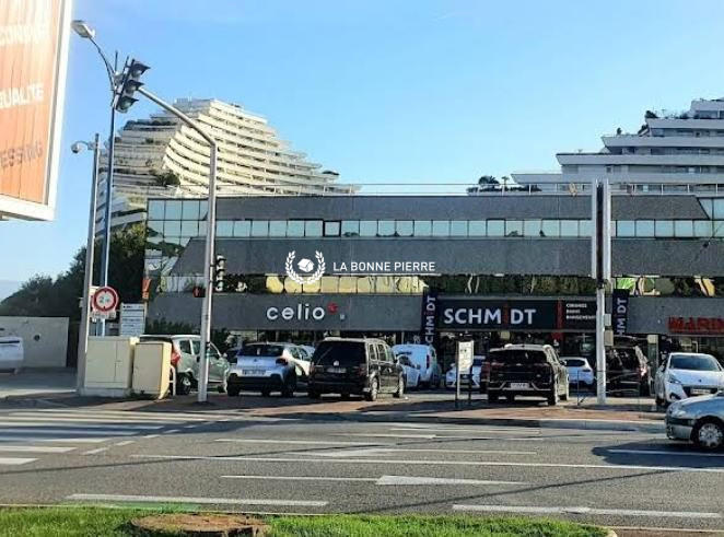 Local commercial - 1 079 m²