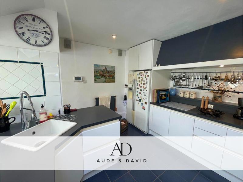 Maison - 229 m² - 10 pièces