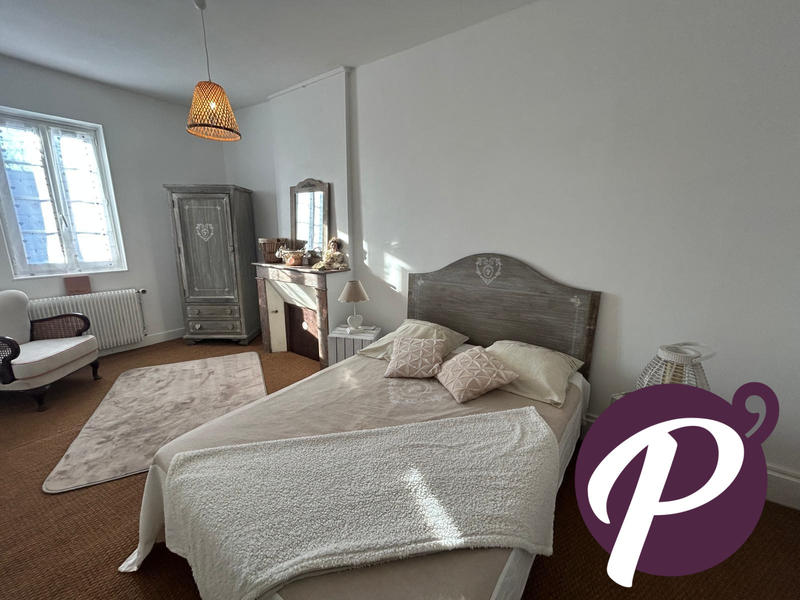 Maison - 400 m² - 10 pièces