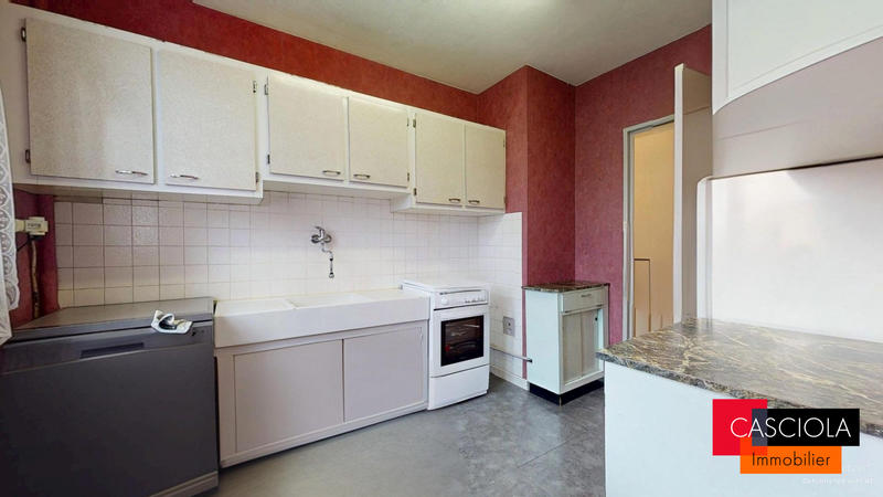 Maison - 94 m² - 6 pièces