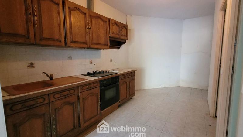 Maison - 222 m² - 8 pièces