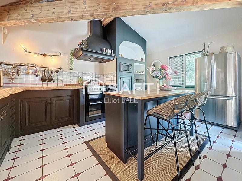 Maison - 298 m² - 10 pièces