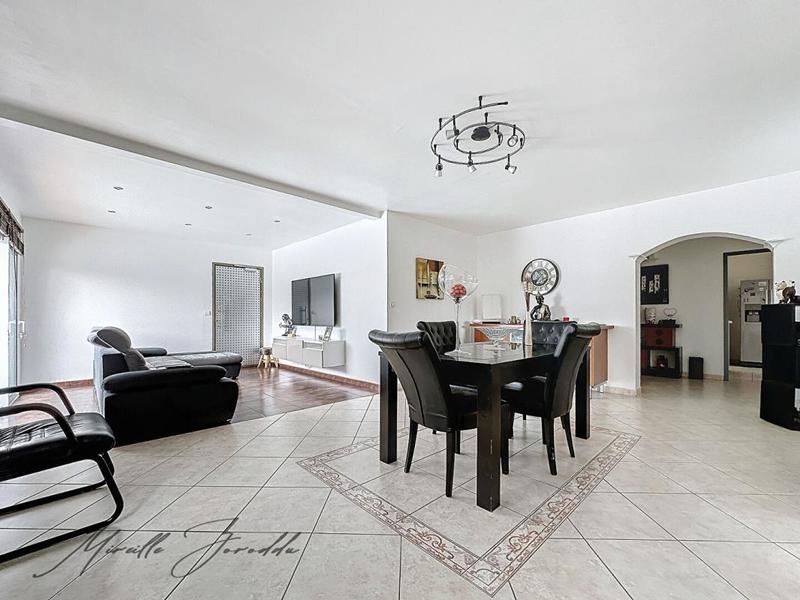 Maison - 122 m² - 4 pièces