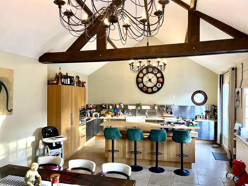 Maison - 480 m² - 10 pièces