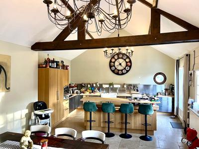 Maison - 480 m² - 10 pièces