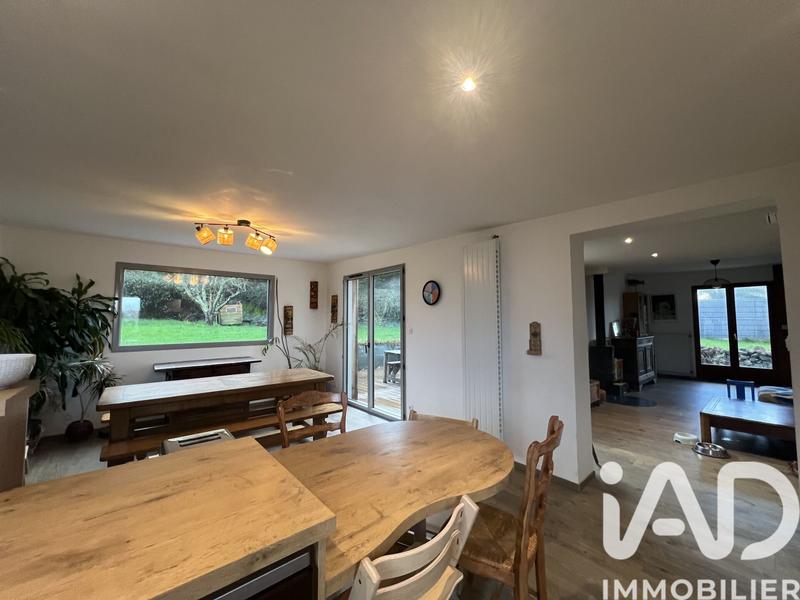 Maison - 99 m² - 5 pièces