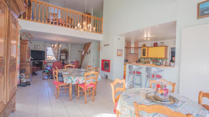 Maison - 139 m² - 7 pièces