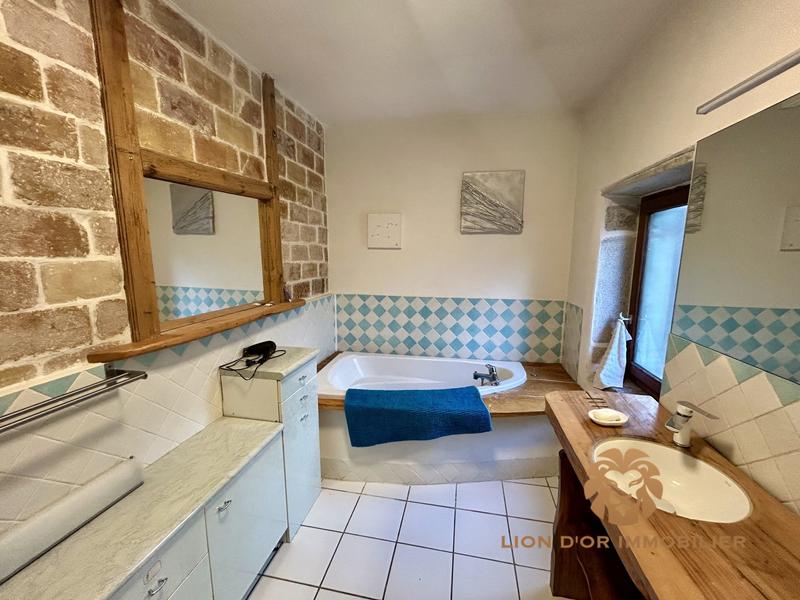 Maison ancienne - 187 m² - 7 pièces