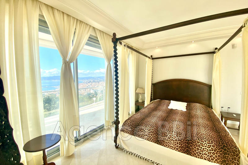 Villa - 320 m² - 6 pièces