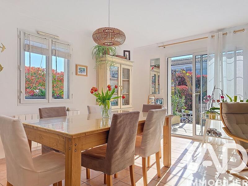 Maison - 90 m² - 4 pièces