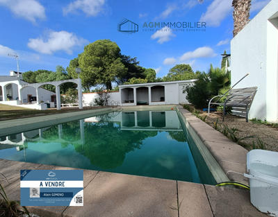 Propriété - 210 m² - 6 pièces