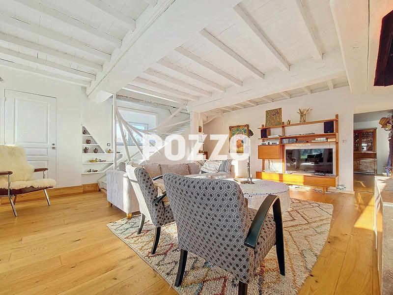 Maison - 224 m² - 8 pièces