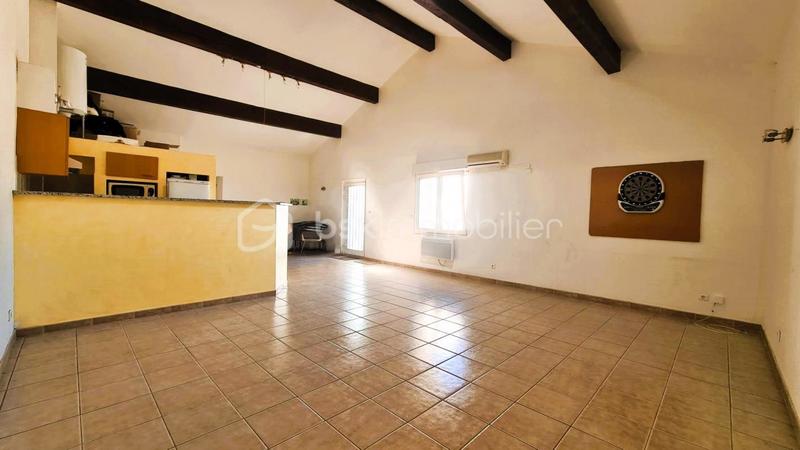 Parking / Garage - 620 m²