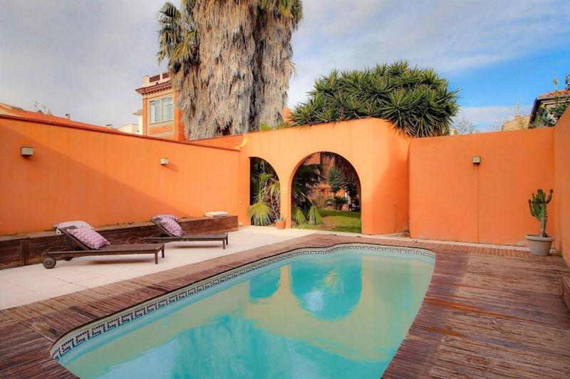 Maison de maîtres - 305 m² - 12 pièces