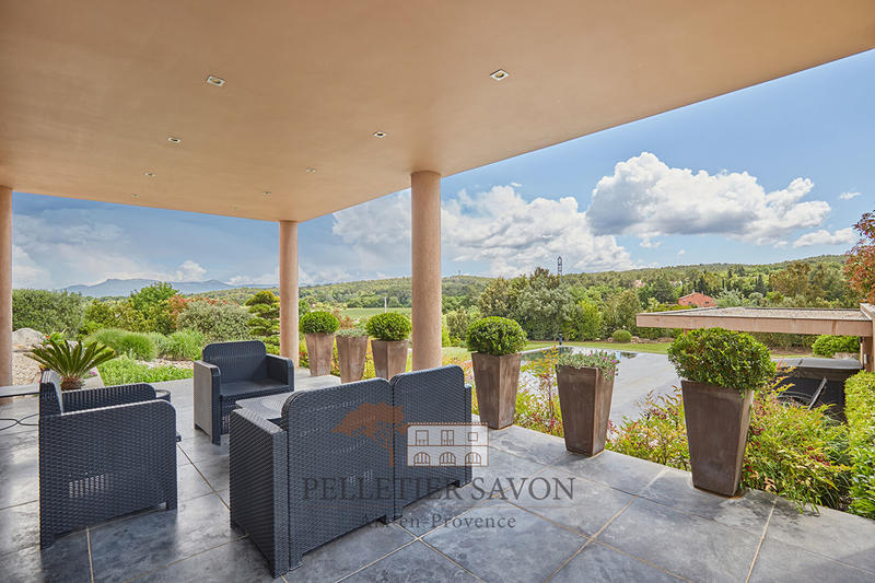 Maison - 200 m² - 6 pièces