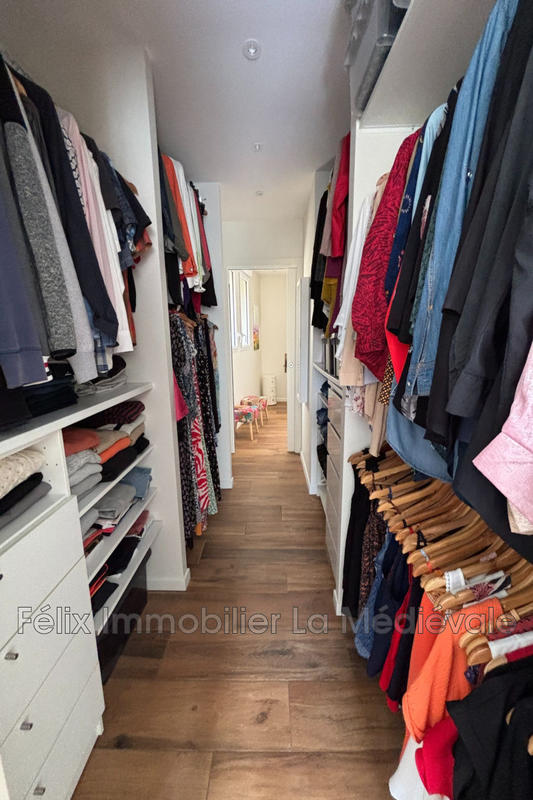 Demeure - 218 m² - 5 pièces