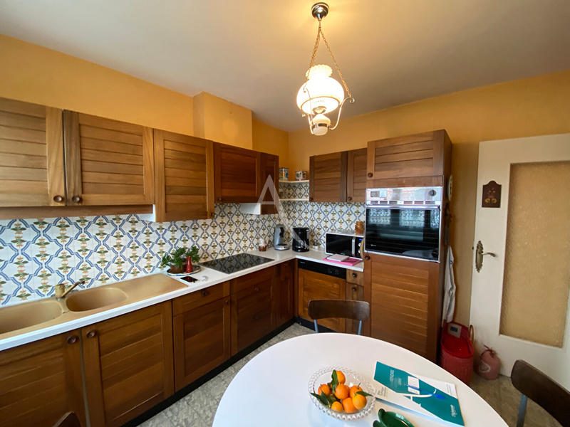 Maison - 107 m² - 6 pièces