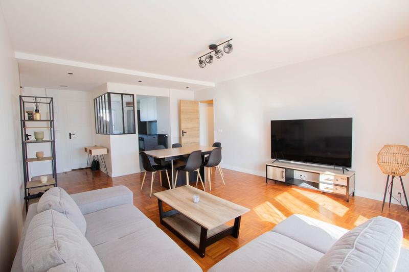 Appartement - 96 m² - 5 pièces