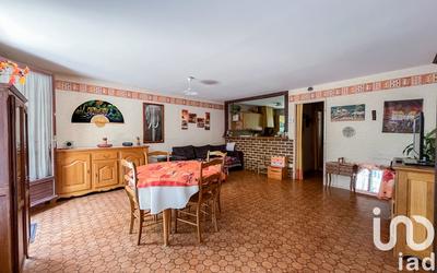 Maison - 90 m² - 5 pièces