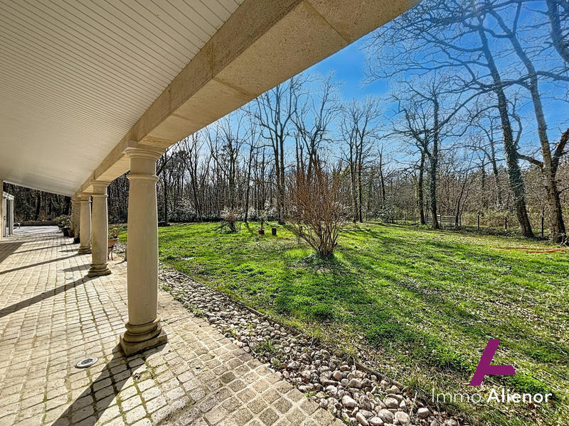 Maison traditionnelle - 183 m² - 6 pièces