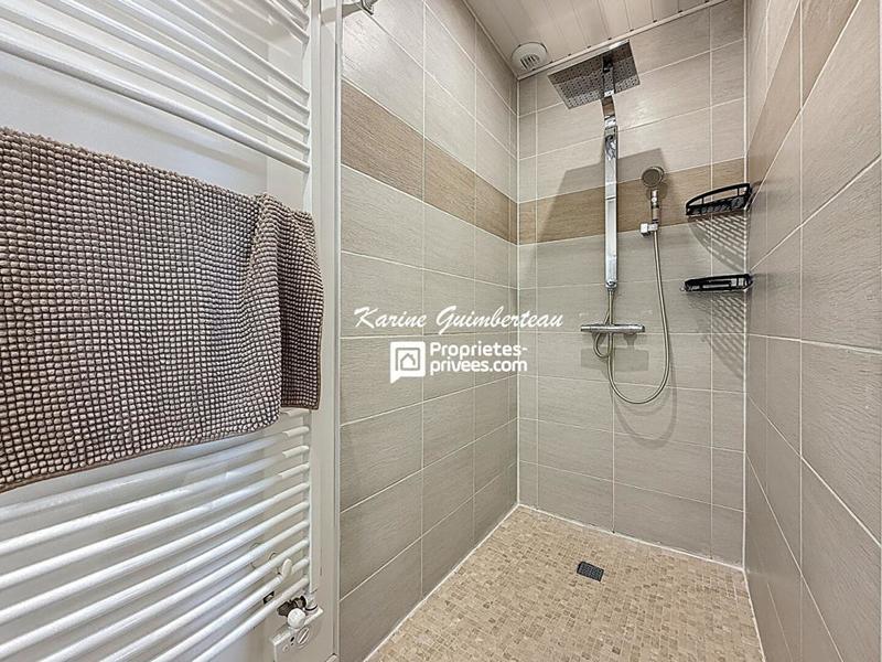 Maison - 182 m² - 6 pièces