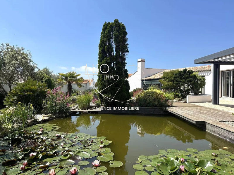 Maison - 296 m² - 8 pièces