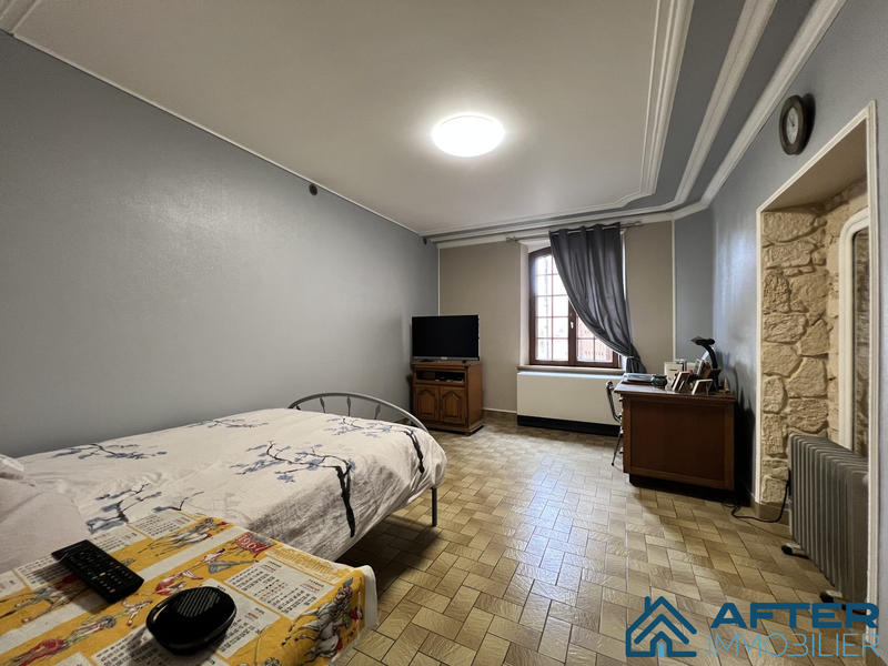 Maison - 201 m² - 7 pièces