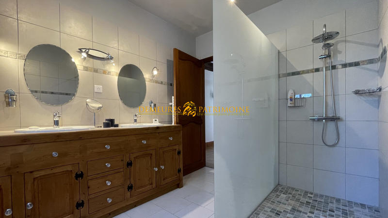 Maison - 194 m² - 5 pièces