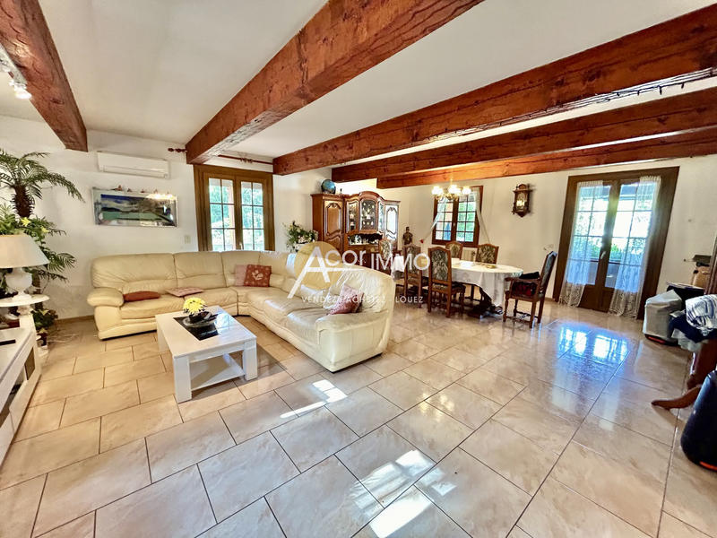 Maison - 212 m² - 7 pièces