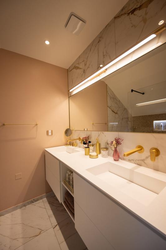 Maison ancienne - 300 m² - 5 pièces