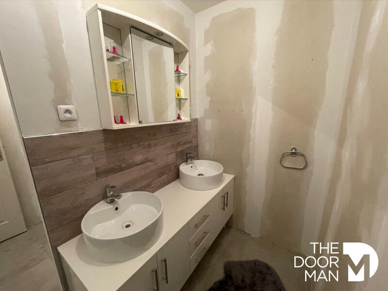 Maison - 198 m² - 8 pièces