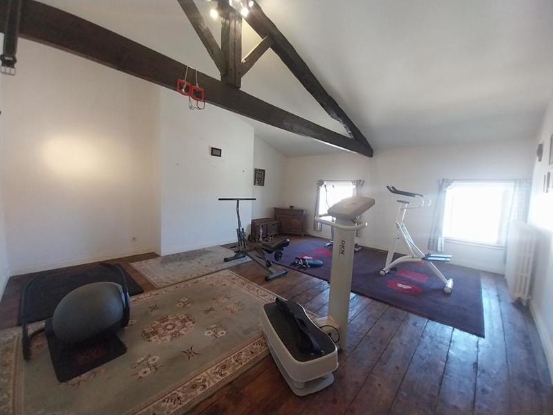 Maison - 287 m² - 9 pièces