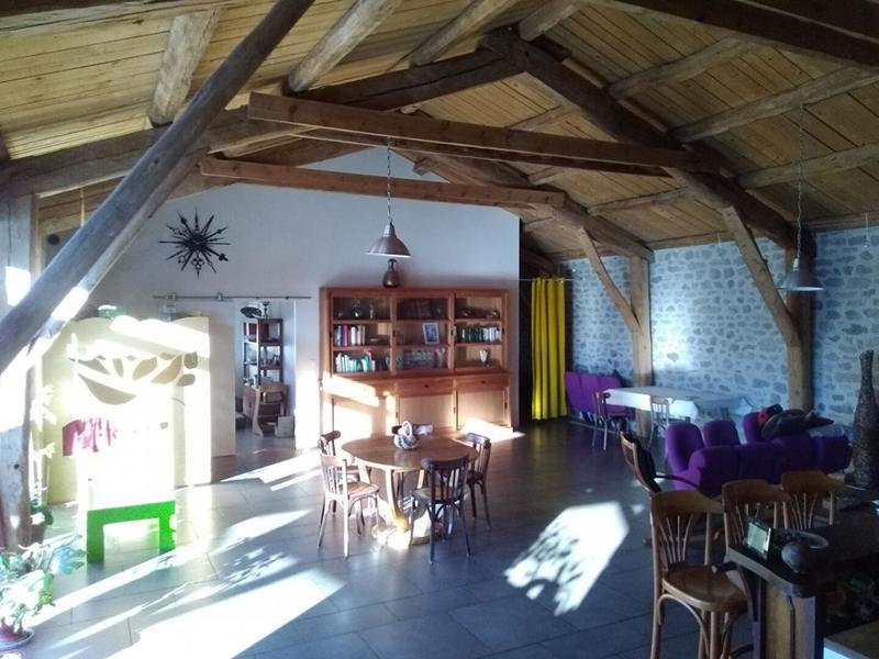 Maison - 220 m² - 7 pièces