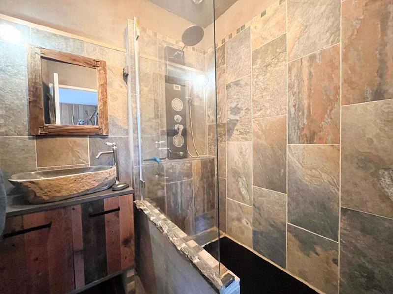 Maison - 260 m² - 12 pièces