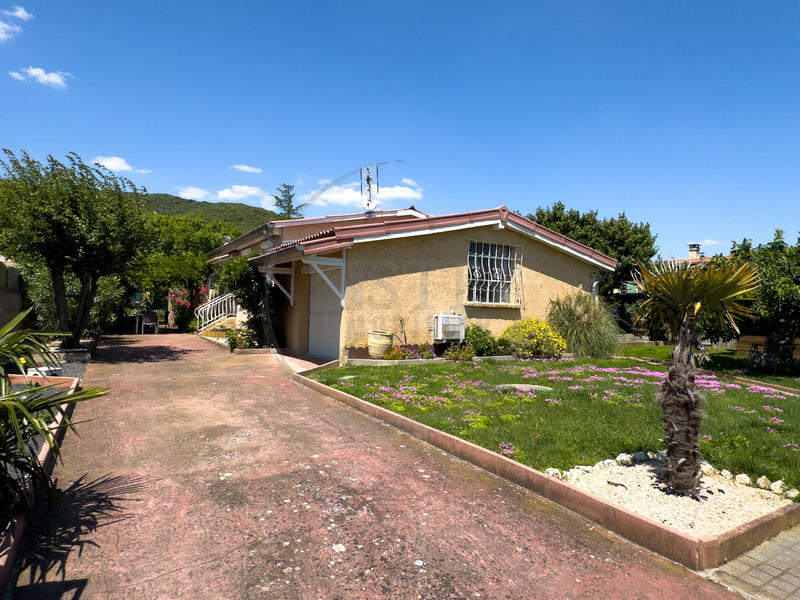 Maison - 97 m² - 5 pièces