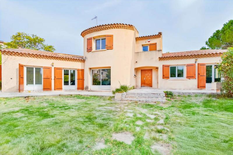 Maison - 240 m² - 9 pièces