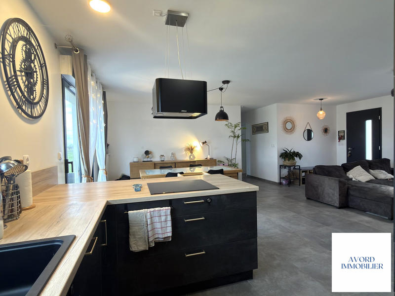 Maison - 93 m² - 4 pièces