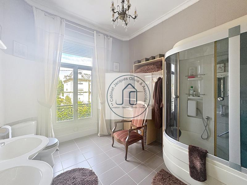 Maison - 503 m² - 11 pièces