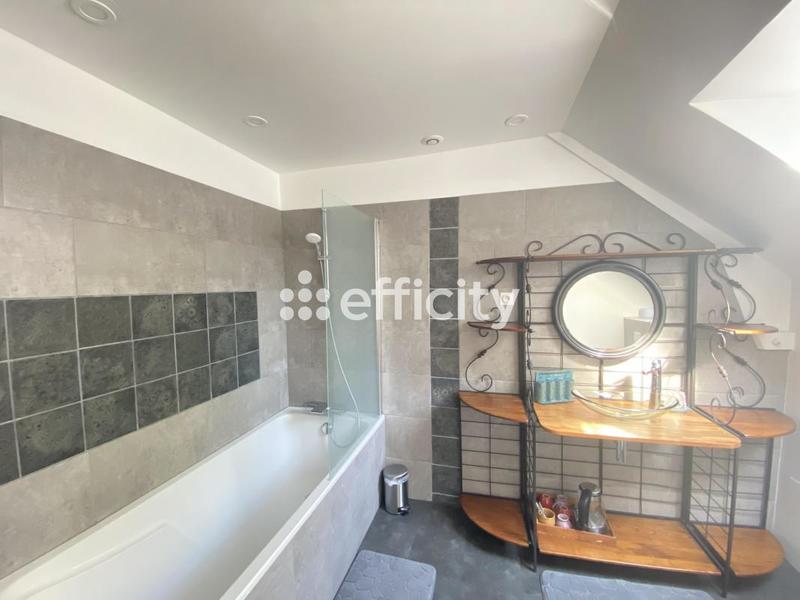 Maison - 395 m² - 13 pièces