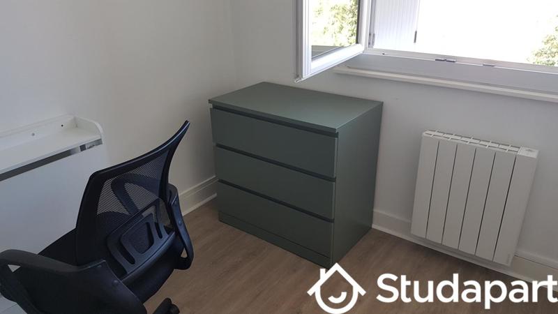 Chambre - 10 m² - 1 pièce