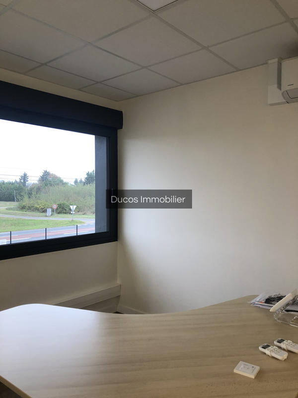 Local commercial - 90 m² - 1 pièce