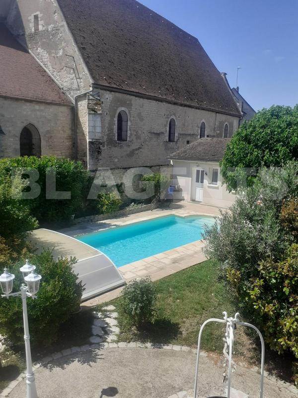 Propriété - 150 m² - 8 pièces