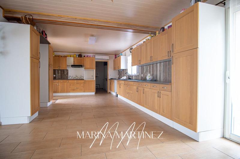 Maison - 242 m² - 5 pièces