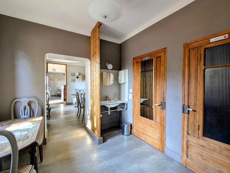 Maison - 238 m² - 8 pièces