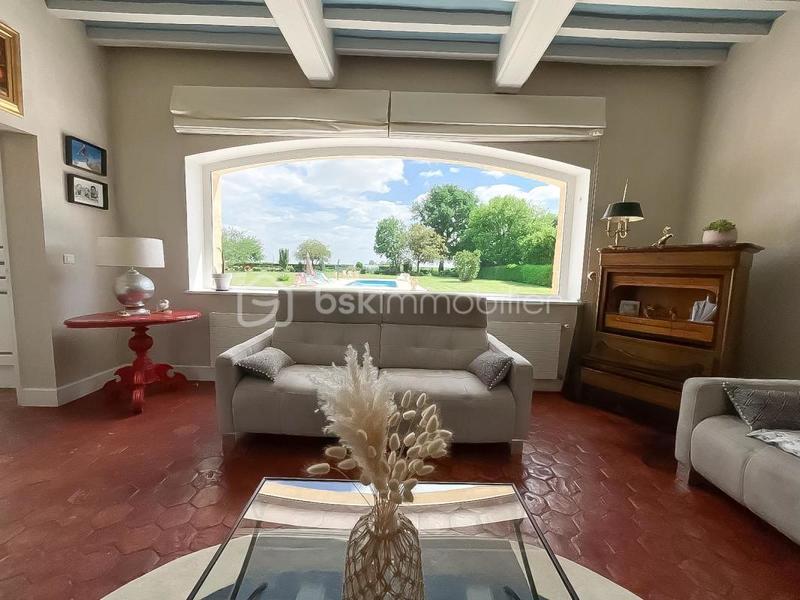 Demeure - 377 m² - 14 pièces