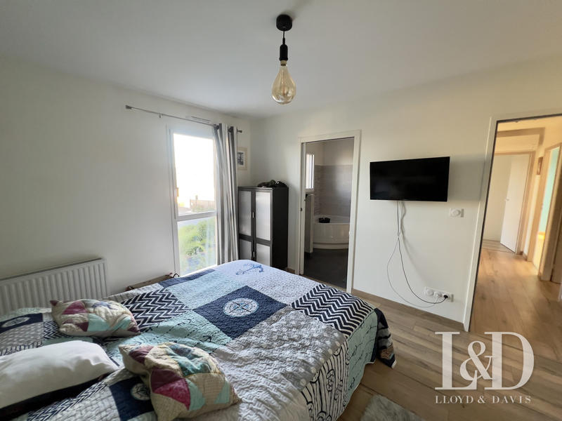 Maison contemporaine - 130 m² - 10 pièces