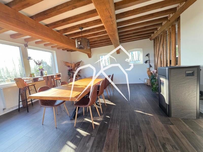 Maison ancienne - 323 m² - 8 pièces