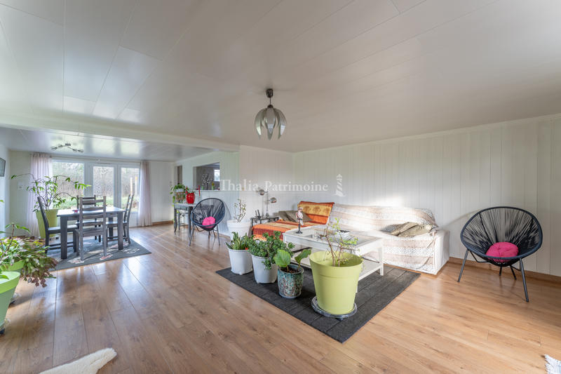 Maison - 220 m² - 7 pièces